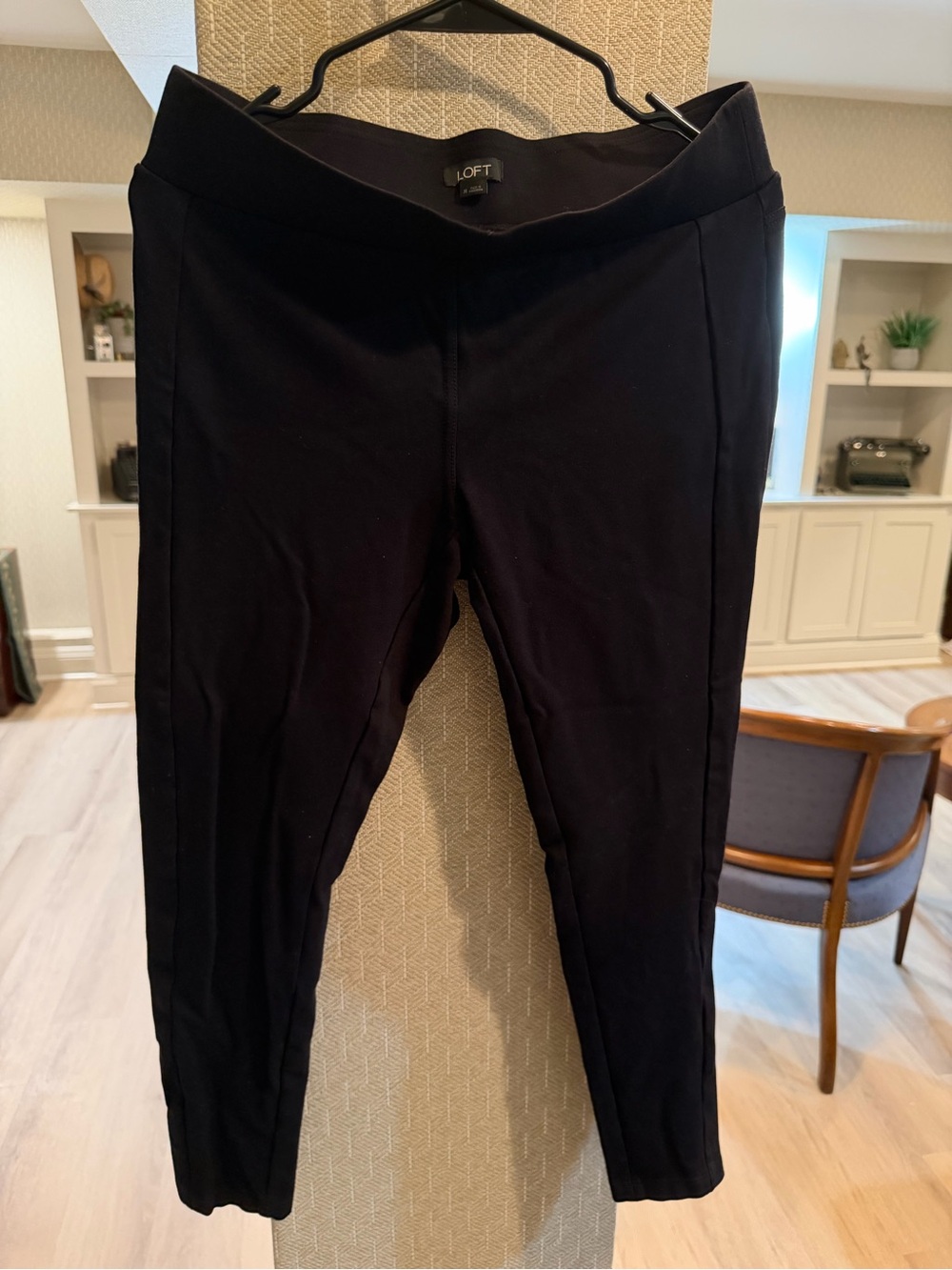 LOFT Black Ponte Skinny Work Pants Stretch Pull-On Leggings Size Medium